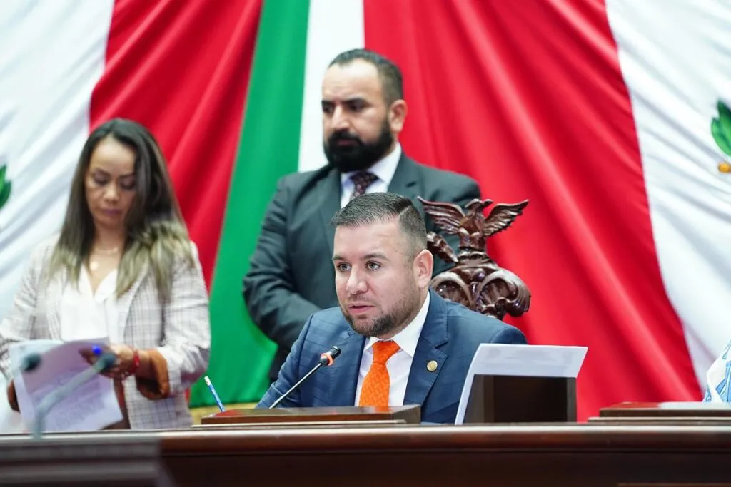 Propone Reyes Galindo la adición de los términos “crianza positiva y buen trato”