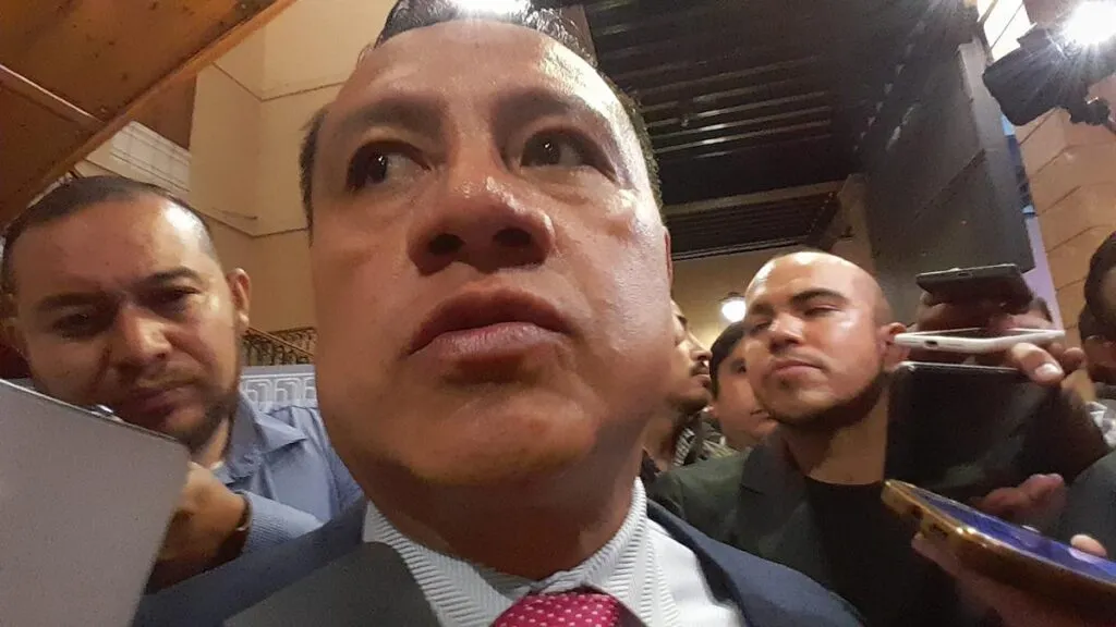 Rechaza Carlos Torres mote de fiscal ‘carnal’ tras rendir protesta como Fiscal General del Estado