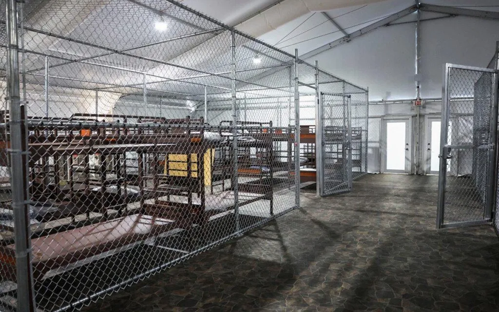 Reportan Casi 40 mexicanos detenidos en Alligator Alcatraz