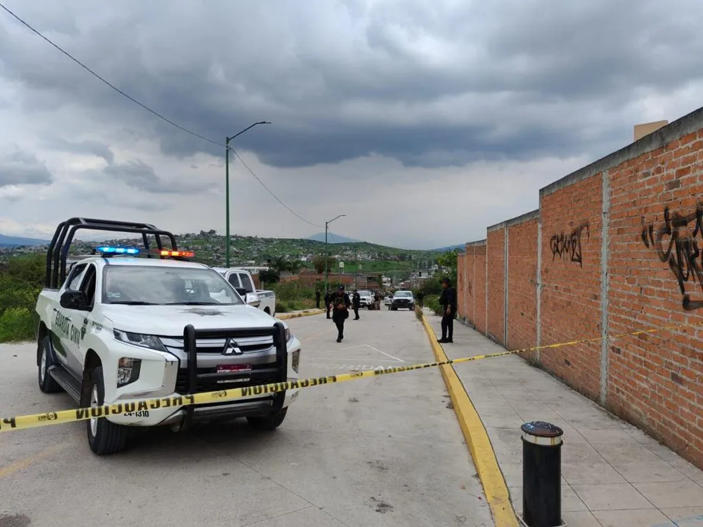 Reportan el hallazgo de un hombre asesinado a balazos en la Filomeno Mata de Morelia