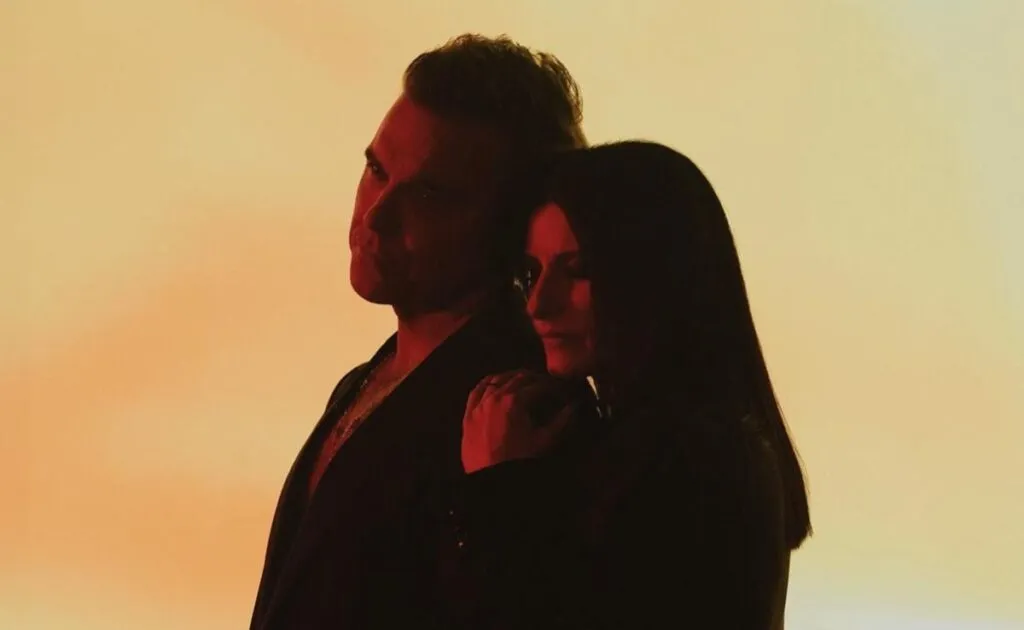 Robbie Williams y Laura Pausini estrenarán en el Mundial de Clubes 'Desire' el himno oficial de FIFA