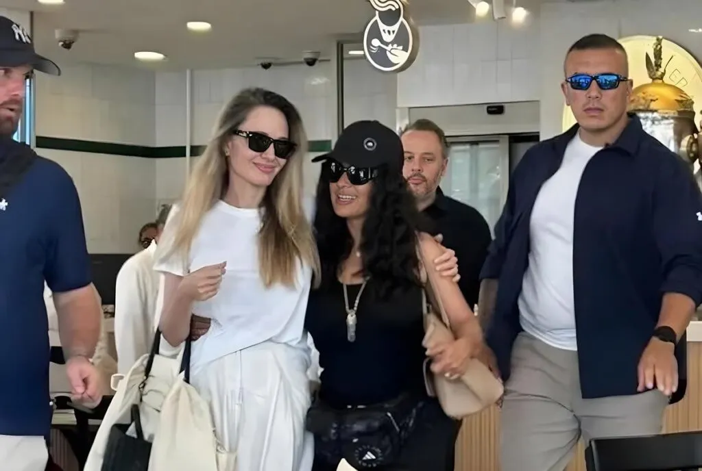 Salma Hayek y Angelina Jolie visitan Veracruz