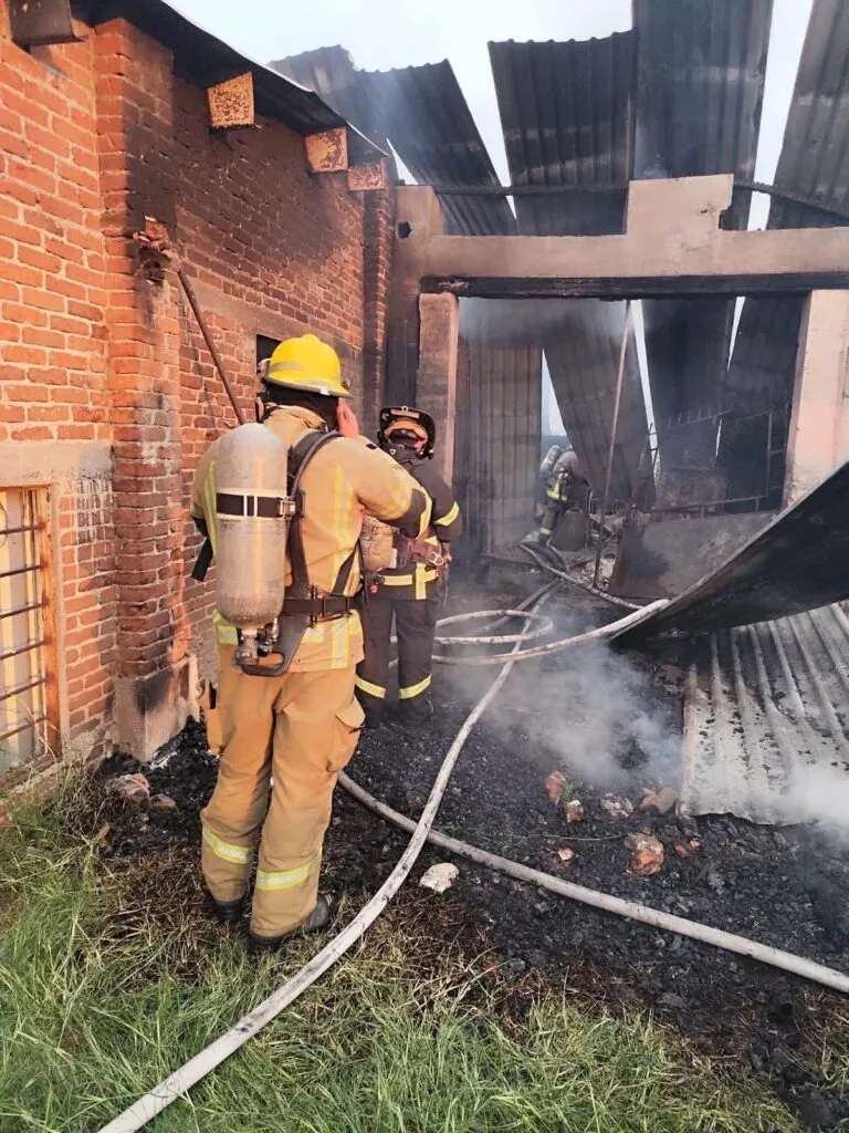 Se incendia bodega en “El Polvorín”; no se reportan víctimas