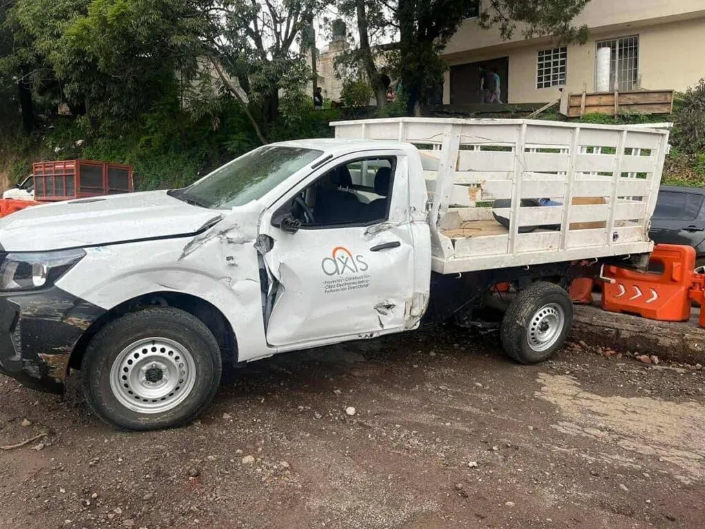 Se lesiona conductor en accidente vehicular que involucró a 4 vehículos en Zitácuaro-1