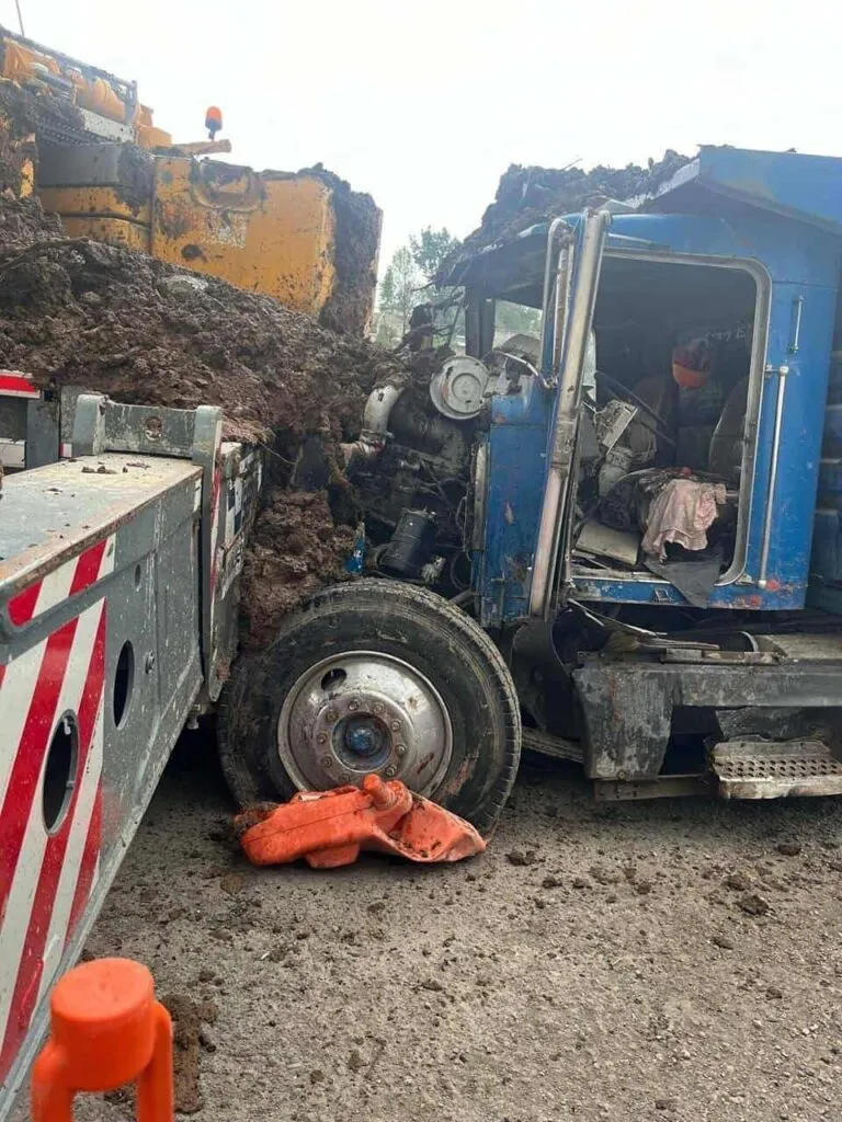 Se lesiona conductor en accidente vehicular que involucró a 4 vehículos en Zitácuaro-3