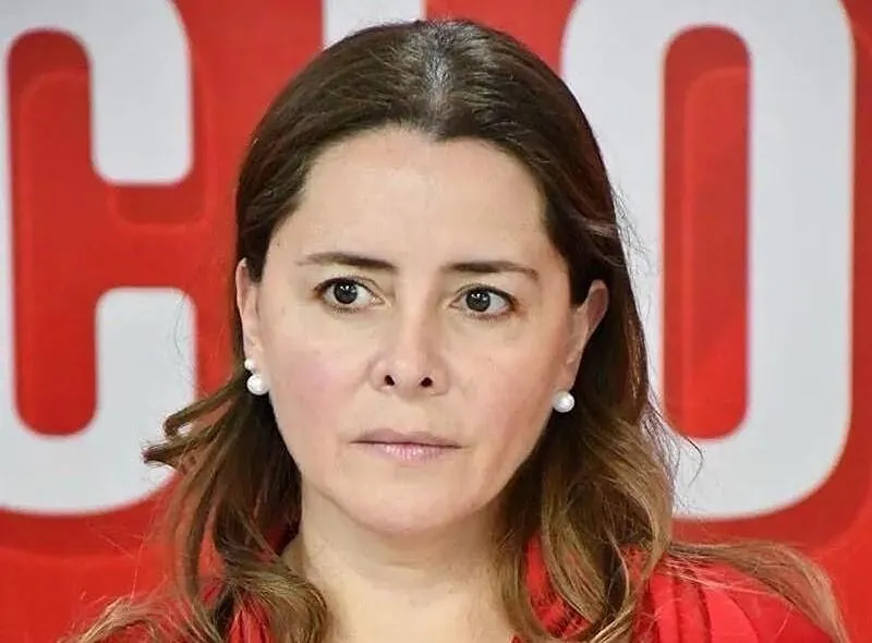 Señala Edna Martínez: Alfonso “anda haciendo campaña en EU”
