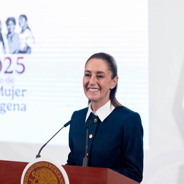 Sheinbaum prepara plan para productores de jitomate ante aranceles de EU