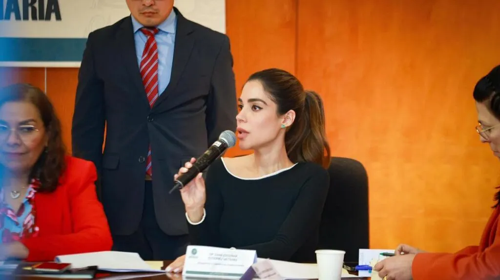 Sheinbaum critica disculpas exigidas a ciudadana en el caso “dato protegido”