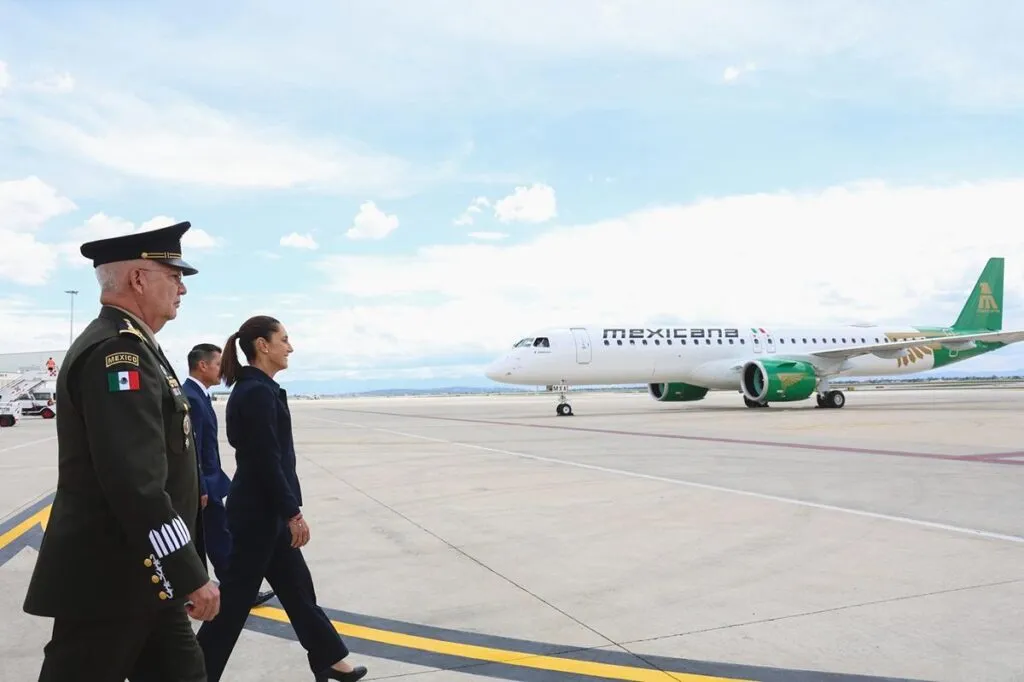 Sheinbaum recibe la primera de 20 aeronaves Embraer para Méxicana de Aviación