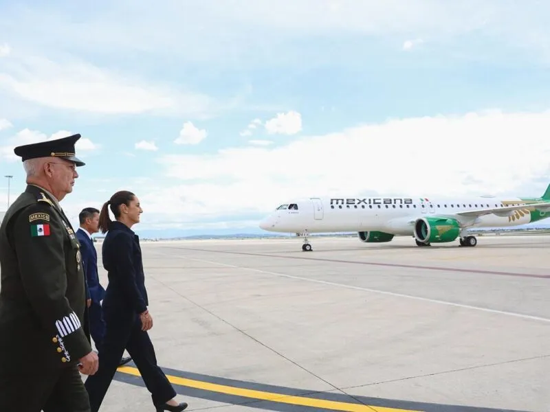Sheinbaum recibe la primera de 20 aeronaves Embraer para Méxicana de Aviación