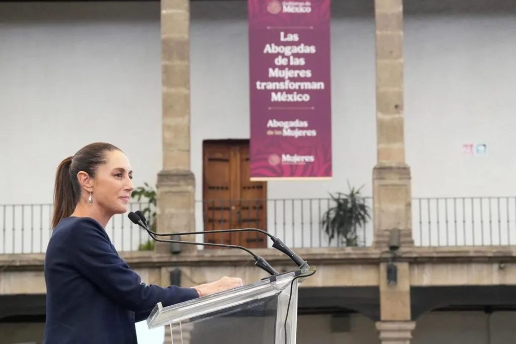 Sheinbaum se reúne con el embajador Johnson; en una semana aplicará el arancel del 30% a las exportaciones