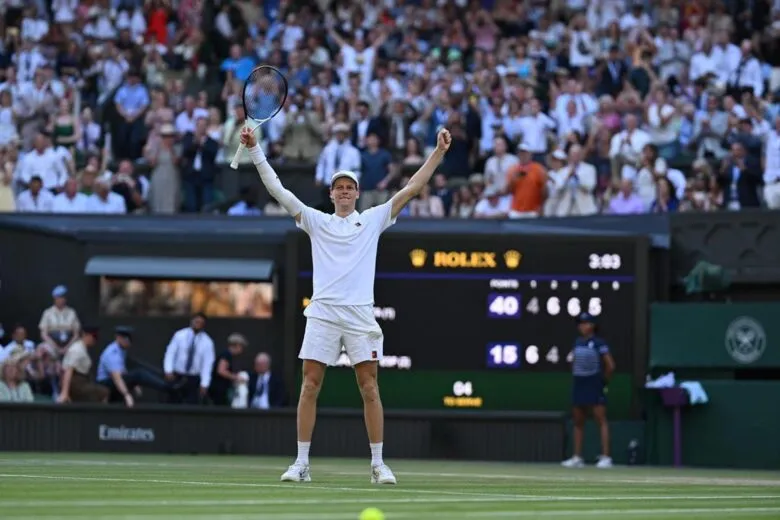 Sinner doblega a Alcaraz para conquistar su primer título en Wimbledon