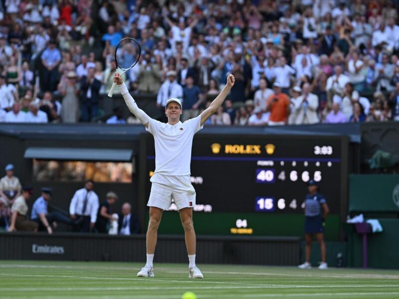 Sinner doblega a Alcaraz para conquistar su primer título en Wimbledon