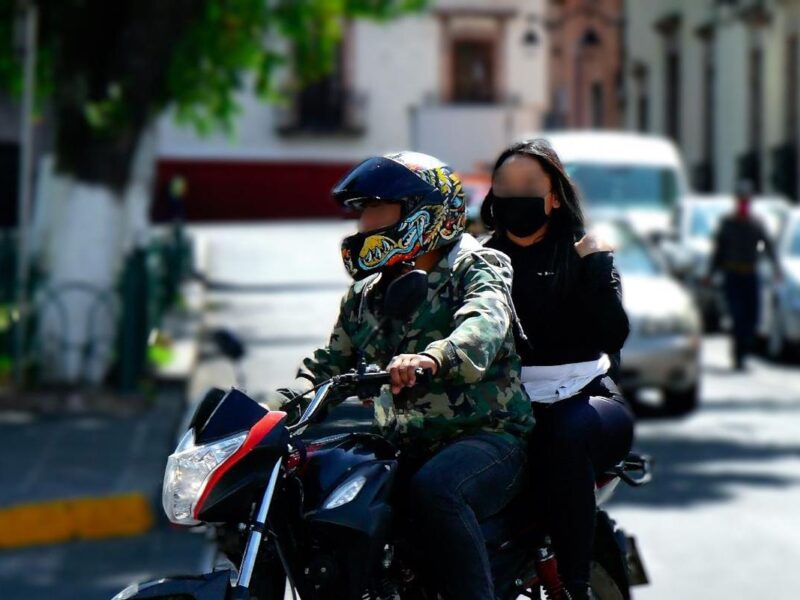 SSM llama a prevenir accidentes en Michoacán en moto con uso de casco