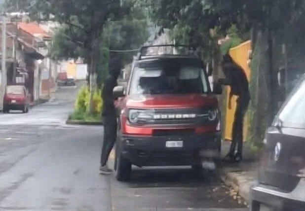 Sujetos armados perpetraron el robo de un vehículo en Uruapan, antes intentaron llevarse una camioneta