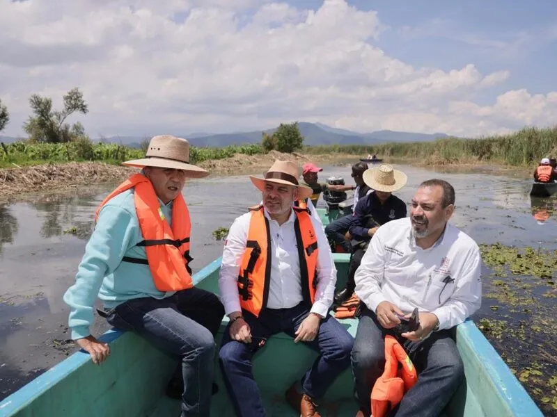 Supervisa Bedolla avances en la recuperación del lago de Pátzcuaro
