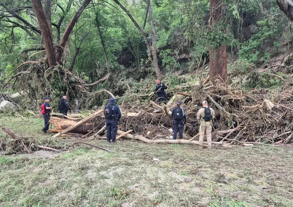 Suspenden búsqueda de víctimas en Texas tras inundaciones; prevén más lluvias-2