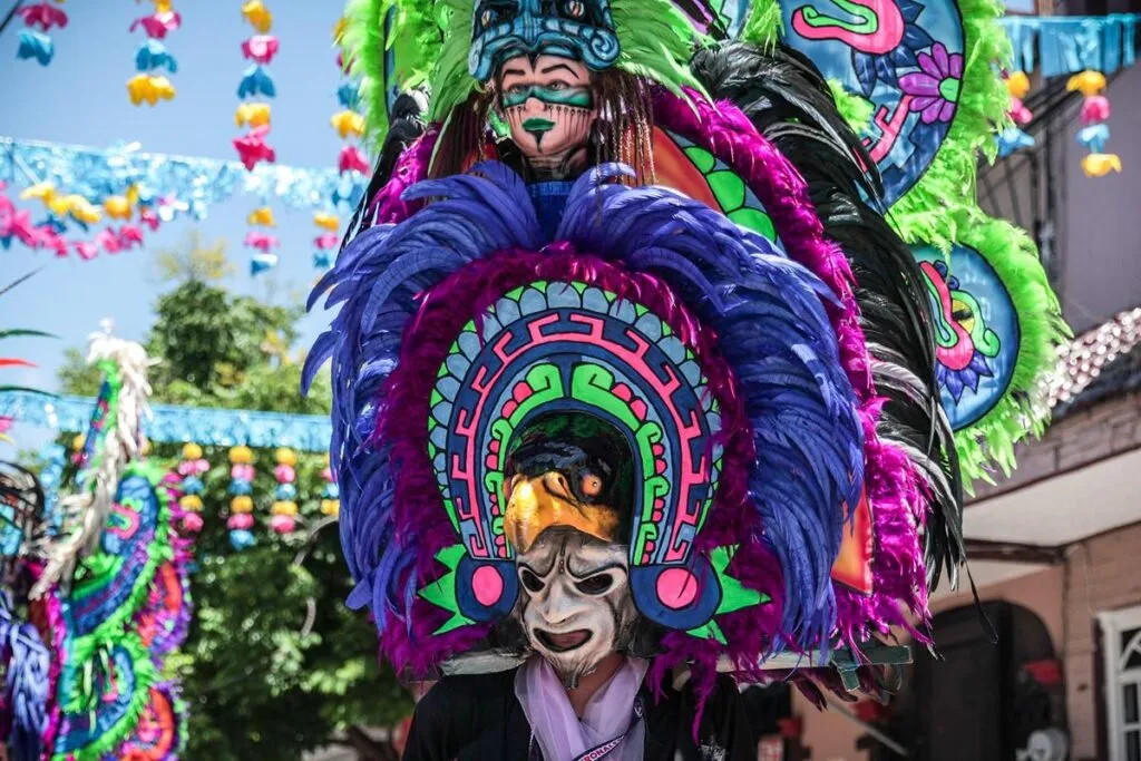 Tlahualiles en calles de Sahuayo