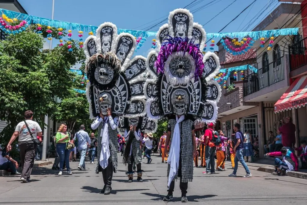 Tlahualiles en fiesta de Sahuayo
