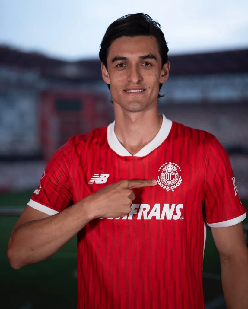 Toluca hace oficial la llegada de Fernando Arce
