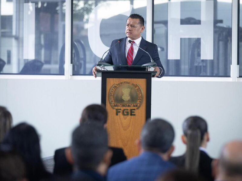 Torres Piña anuncia depuración de la FGE Michoacán