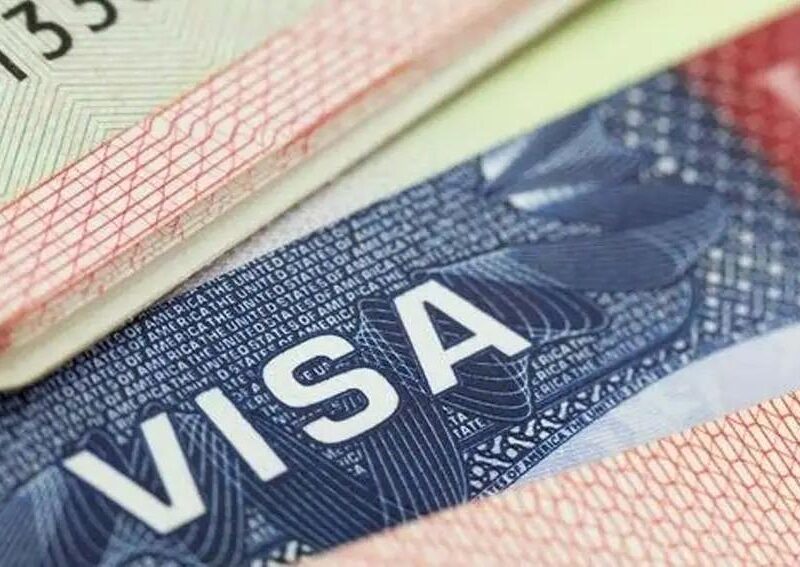 Trump impone impuesto y nuevo costo para obtener la visa