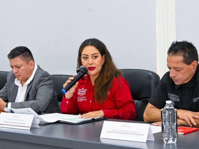 En Zacapu trabajamos para que más familias tengan un hogar digno: Mónica Valdez