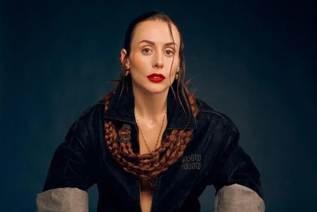 Zuria Vega confiesa que su padre, Gonzalo Vega, se le manifiesta a casi 10 años de su deceso