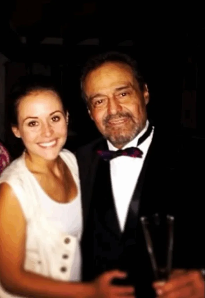 Zuria Vega confiesa que su padre, Gonzalo Vega, se le manifiesta a casi 10 años de su deceso