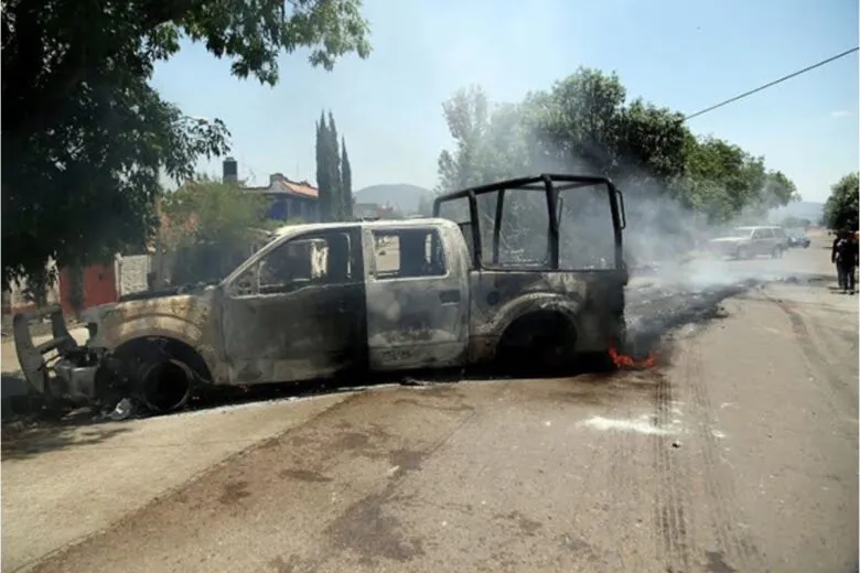 Crisis de seguridad en Michoacán por fallas del gobierno de Aureoles Conejo y acción de grupos delincuenciales; quemas, bloqueos y pérdidas económicas agravan la credibilidad gubernamental