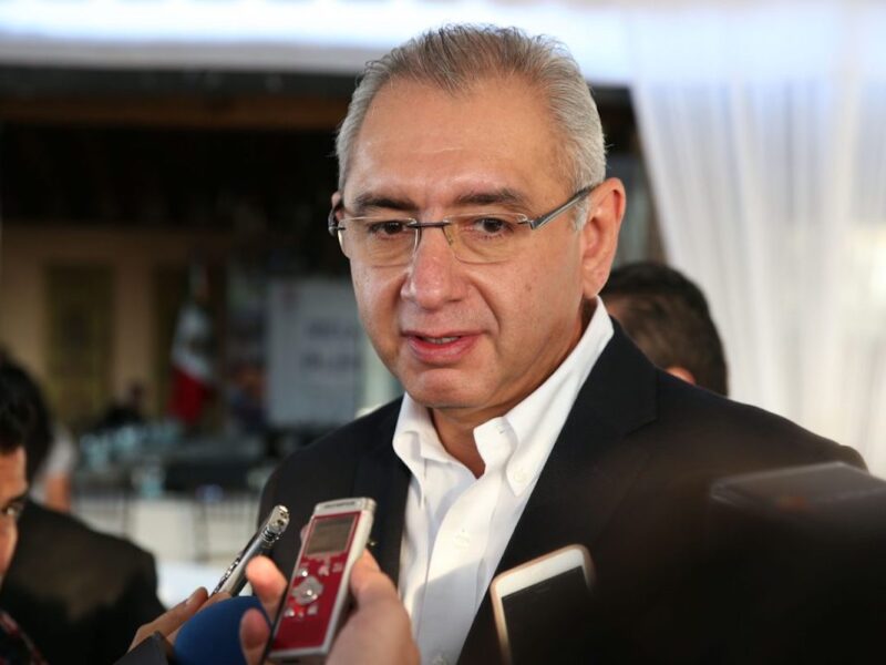 Cinco senadores del PAN, incluido Salvador Vega Casillas, enfrentan un proceso de expulsión tras apoyar a Ernesto Cordero para la Mesa Directiva del Senado, desafiando las órdenes de Ricardo Anaya: Los legisladores acusan de autoritaria e injusta la decisión
