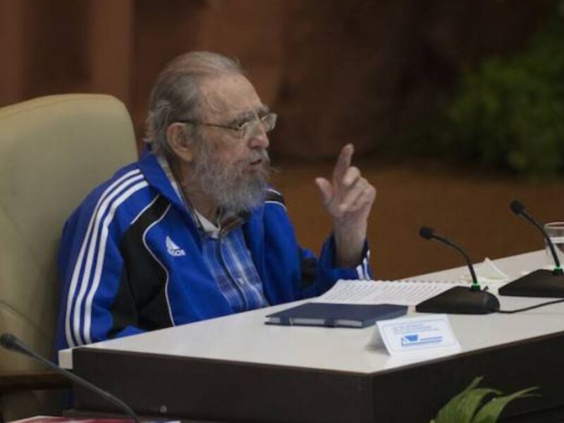 En la clausura del Congreso del Partido Comunista de Cuba, Fidel Castro ofreció un emotivo discurso histórico que sonó a despedida, bajo la mirada de Raúl y más de mil delegados