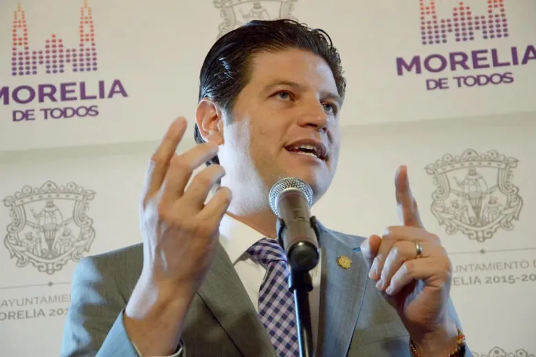 Ocho aspirantes a Jefe de Tenencia de Capula impugnarán la elección que favoreció a Humberto Trujillo Neri, señalando al Ayuntamiento de Morelia por presunta coacción, compra de votos y manipulación del proceso