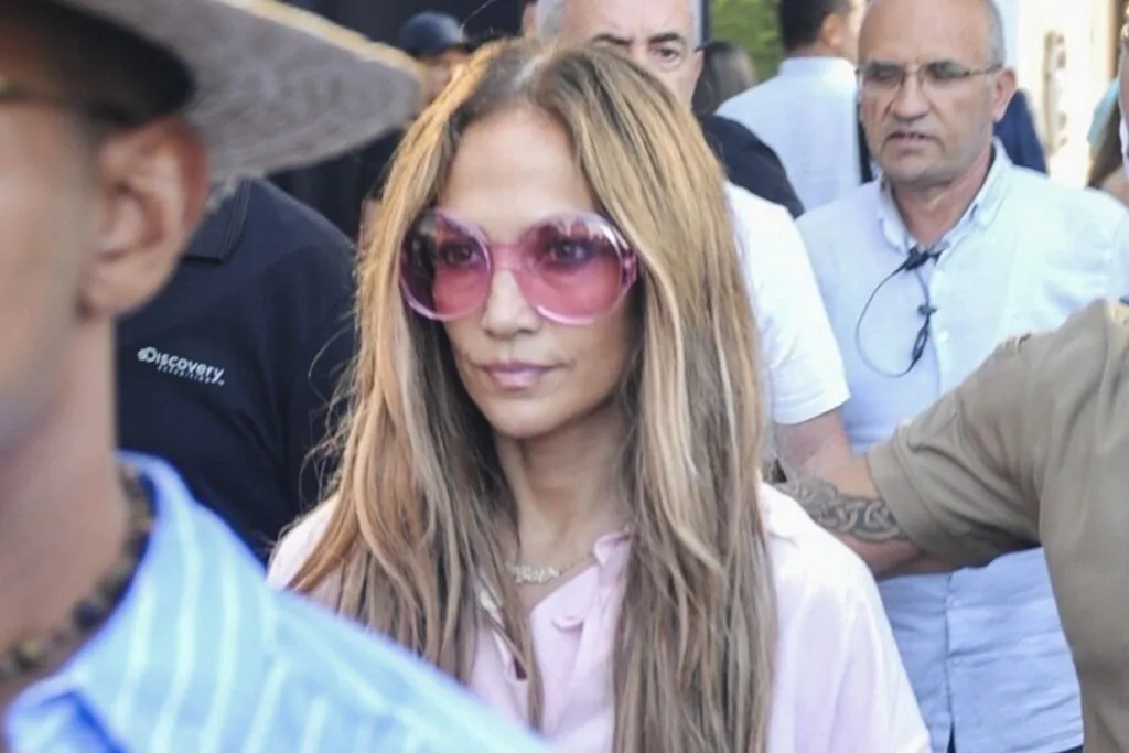 Le niegan entrada a Jennifer Lopez en tienda Chanel de Estambul-1