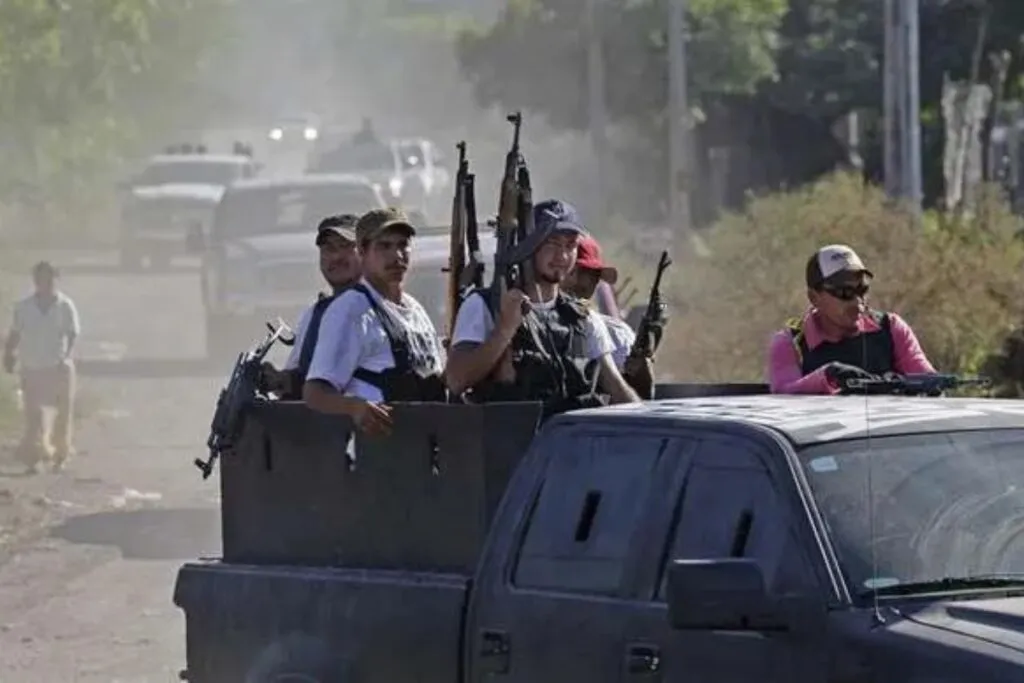 El mes de Abril de 2016, Michoacán estuvo marcado por protestas atribuidas a “Los Viagras”, contradicciones gubernamentales, que sumieron al estado dentro de una crisis de seguridad y el tejido social; evidenciando la penetración del crimen organizado y la desconfianza en las autoridades 2