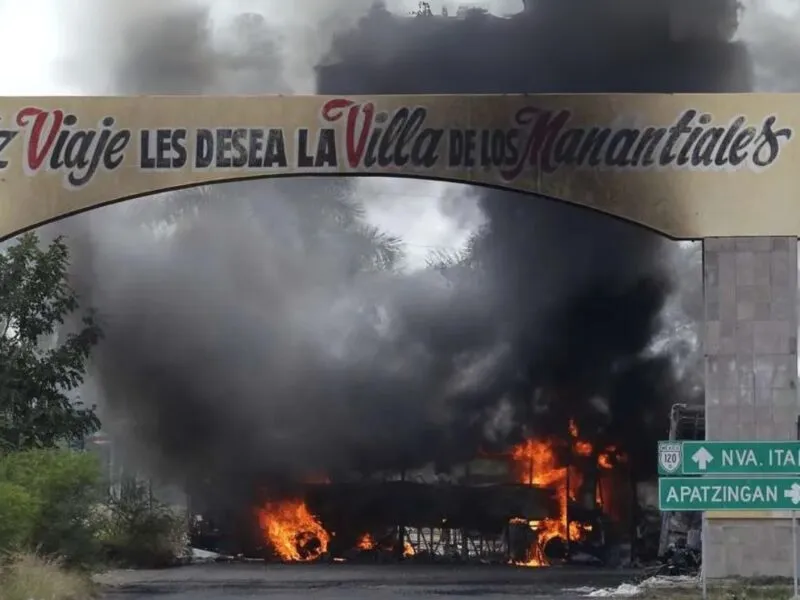 El mes de Abril de 2016, Michoacán estuvo marcado por protestas atribuidas a “Los Viagras”, contradicciones gubernamentales, que sumieron al estado dentro de una crisis de seguridad y el tejido social; evidenciando la penetración del crimen organizado y la desconfianza en las autoridades