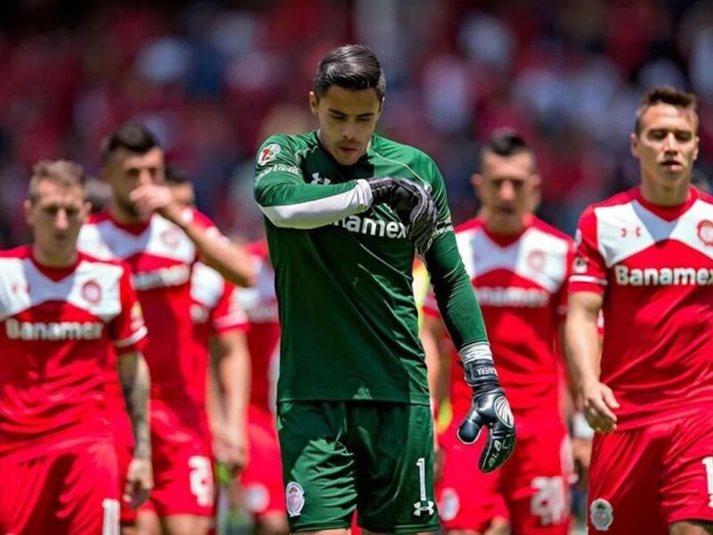 Toluca fue eliminado del Clausura 2016 tras perder con Cruz Azul y complicó su futuro en la Copa Libertadores con una goleada ante Sao Paulo