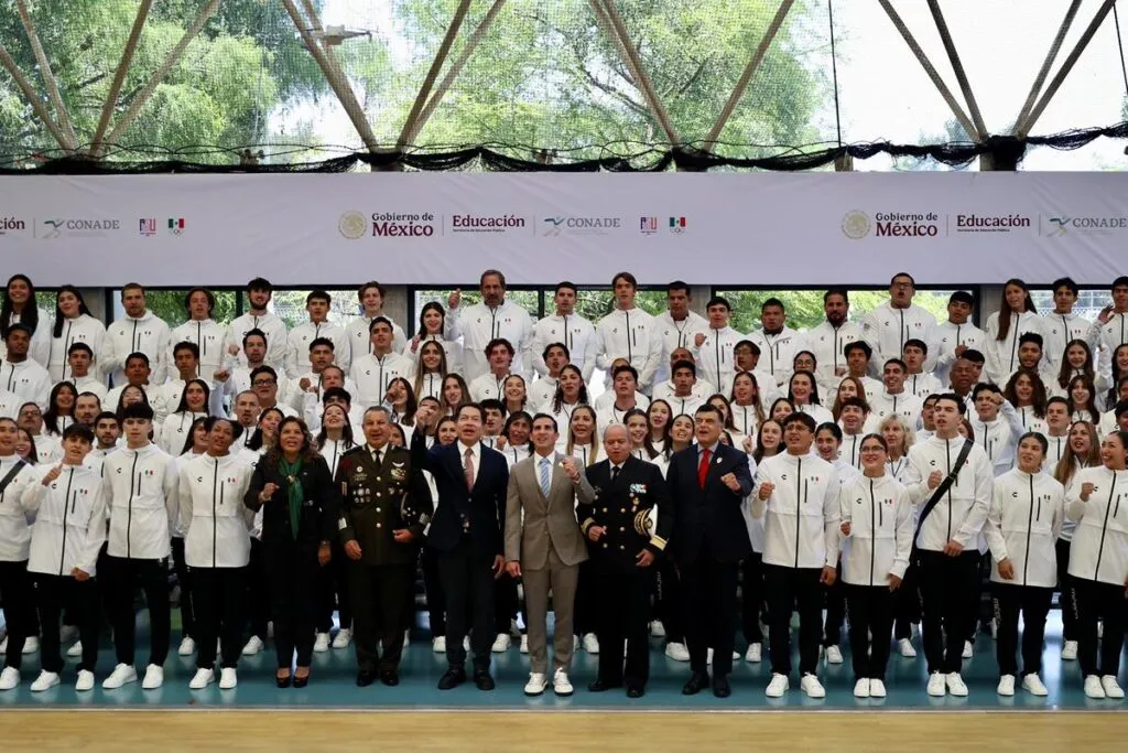 Abanderan a delegación mexicana que participará en Juegos Panamericanos Junior-1