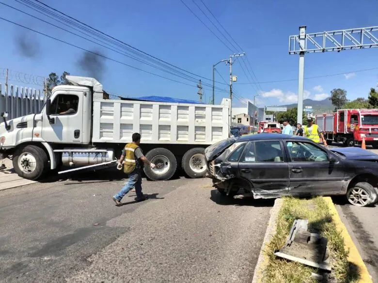 Accidente en el Libramiento Norponiente de Morelia deja heridos tras choque múltiple