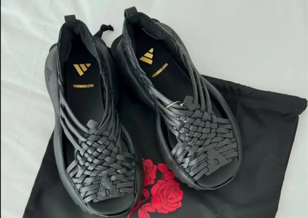 Adidas acusada por Oaxaca de apropiación cultural por sandalias