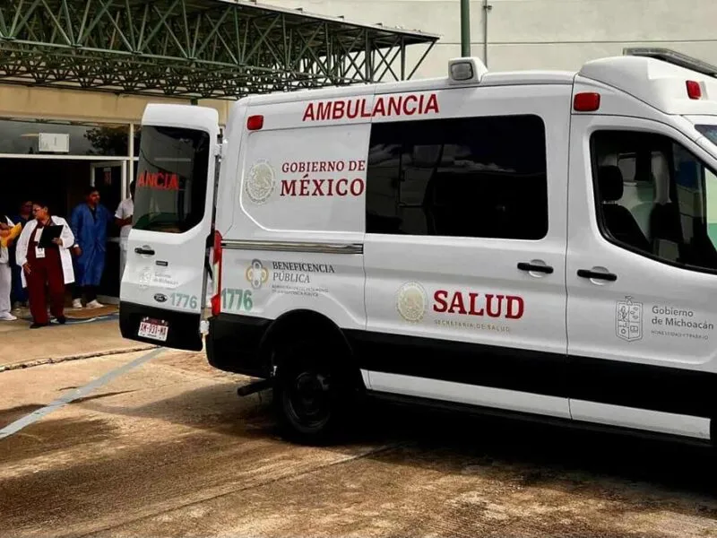 Adolescente se lesiona al manipular un arma que se disparó al caer en Parácuaro