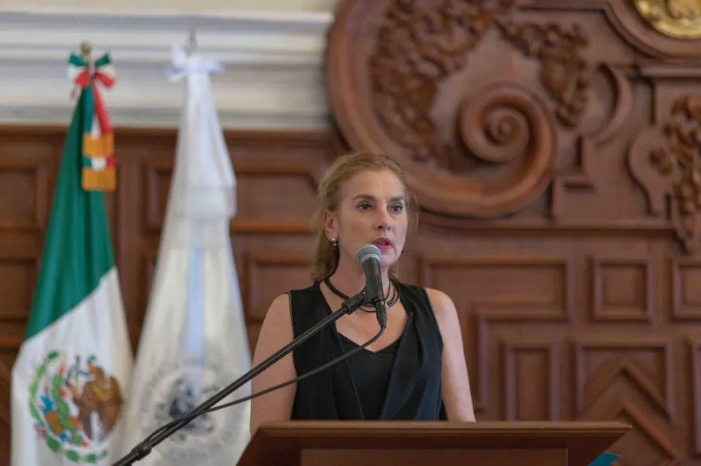 Advierte Gutiérrez Müller denuncias contra quienes aseguraron cambió de residencia a España