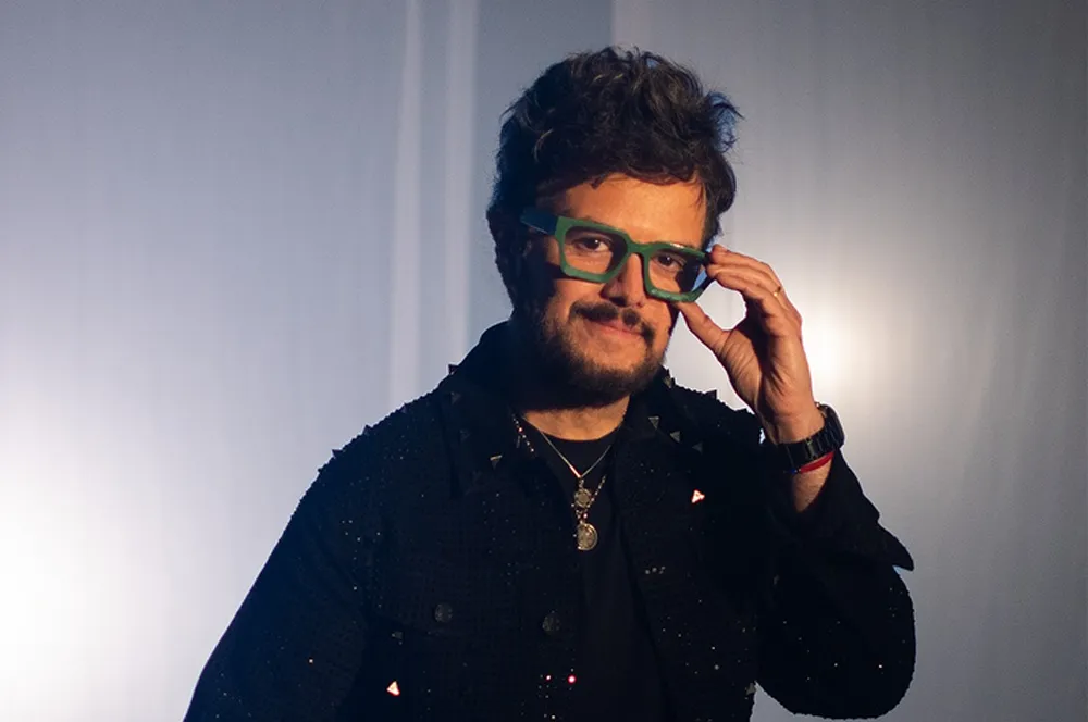 Aleks Syntek arremete contra la prensa;