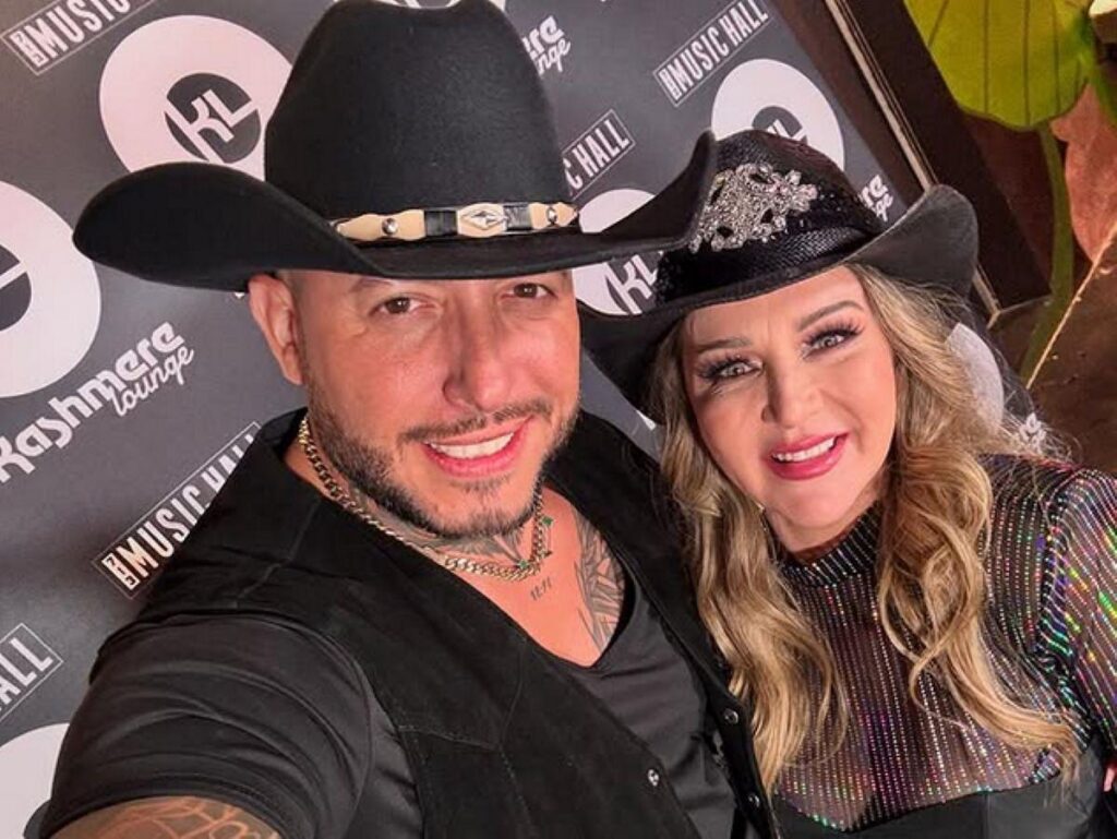 Alicia Villarreal desata rumores de romance con influencer