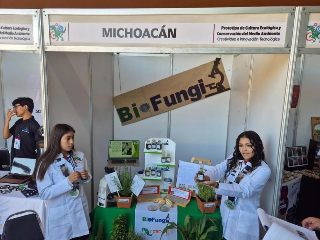 Alumnas del Cecytem en concurso internacional de ciencia