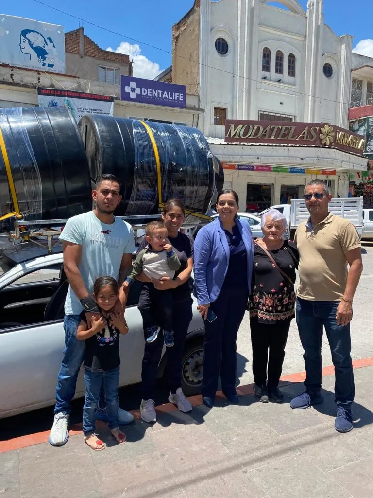 Apoyo a vivienda en Hidalgo: Tere Herrera entrega calentadores y tinacos 2