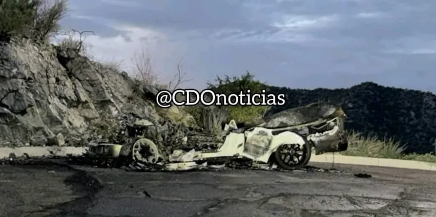 arde en Hermosillo camioneta de Natanael Cano