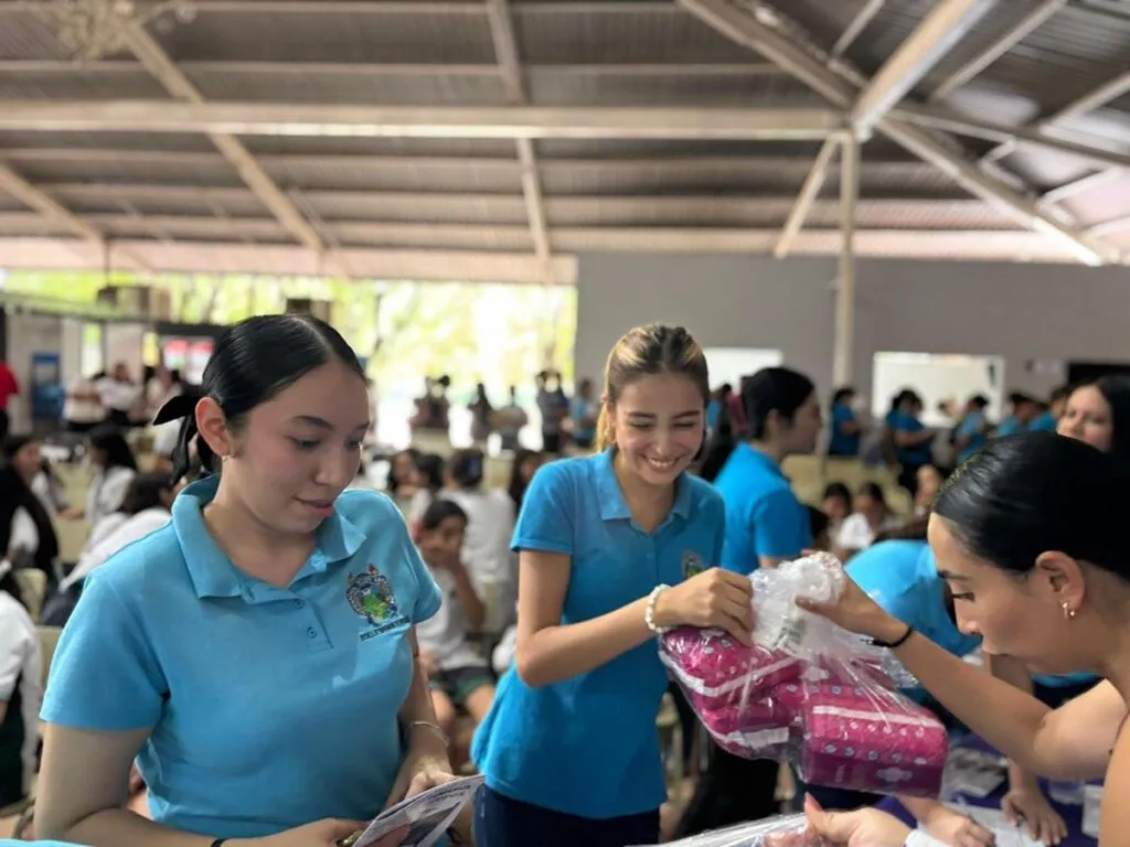 Arrancó caravana Jalo x las Mujeres; llevó productos menstruales a Apatzingán-2