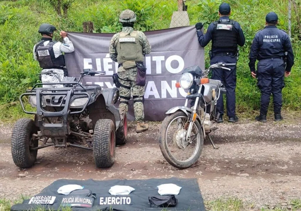 Asegurados 2 vehículos y 2 kilos de metanfetamina en Uruapan: SSP