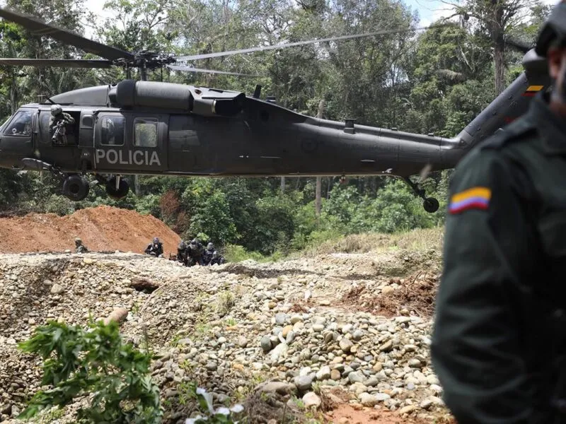 Ataques simultáneos en Colombia dejan al menos 13 muertos en Antioquia y Cali